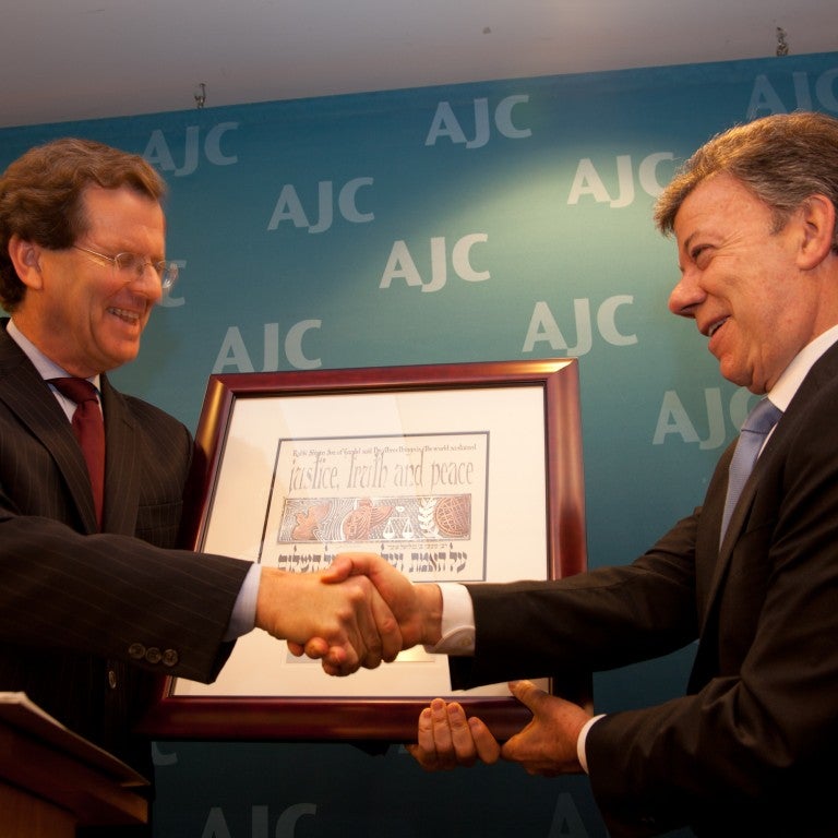 Presidente Juan Manuel Santos y David Harris, CEO del AJC